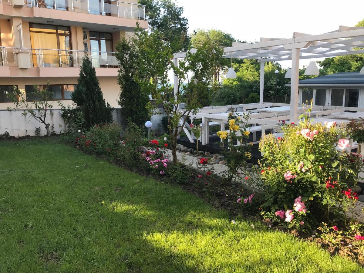 Family Hotel Akra Černomorec Exterior foto